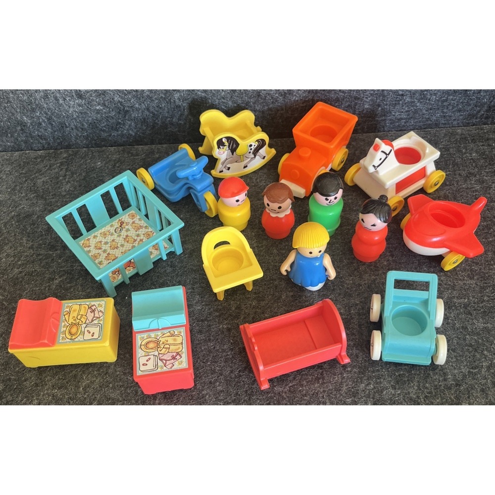 Lot of 16 Vintage 1972 Fisher Price LITTLE PEOPLE NURSERY Accessories & People